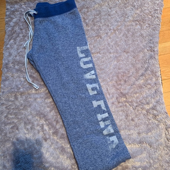 Victoria Secret PINK Capris - Picture 3 of 5